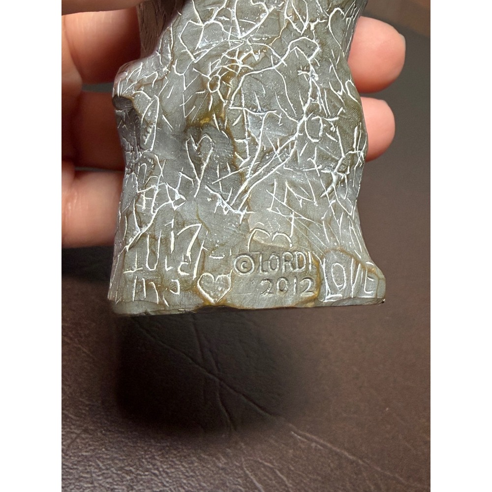 Willow Tree Always Figurine #27180 Susan Lordi Demdaco 6" Holding Red Heart - Picture 6 of 6